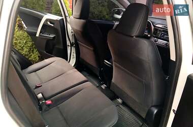 Внедорожник / Кроссовер Toyota RAV4 2013 в 