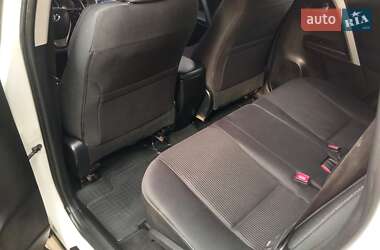 Внедорожник / Кроссовер Toyota RAV4 2013 в 