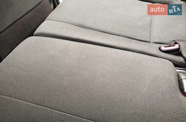 Внедорожник / Кроссовер Toyota RAV4 2013 в 