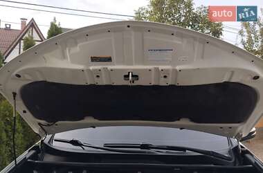 Внедорожник / Кроссовер Toyota RAV4 2013 в 