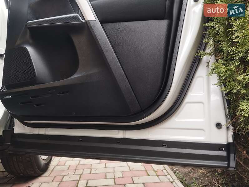 Позашляховик / Кросовер Toyota RAV4 2013 в Одесі