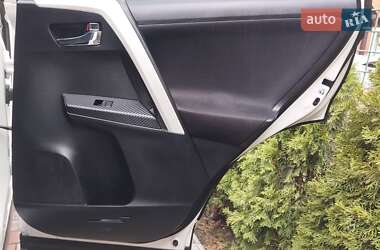 Внедорожник / Кроссовер Toyota RAV4 2013 в 