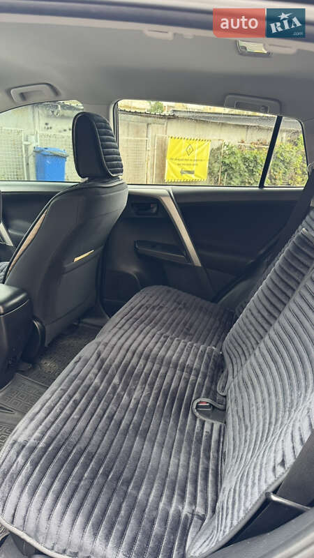 Позашляховик / Кросовер Toyota RAV4 2017 в Києві