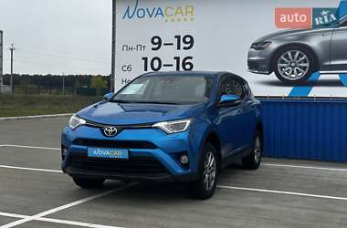 Внедорожник / Кроссовер Toyota RAV4 2016 в Киеве