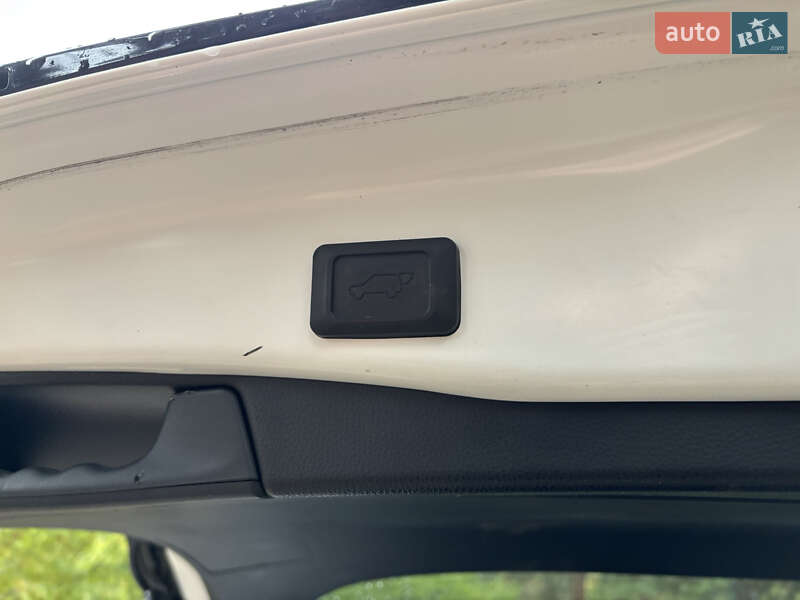 Внедорожник / Кроссовер Toyota RAV4 2021 в Киеве