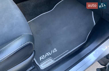 Позашляховик / Кросовер Toyota RAV4 2017 в  фото 29 Позашляховик / Кросовер Toyota RAV4 2017 в