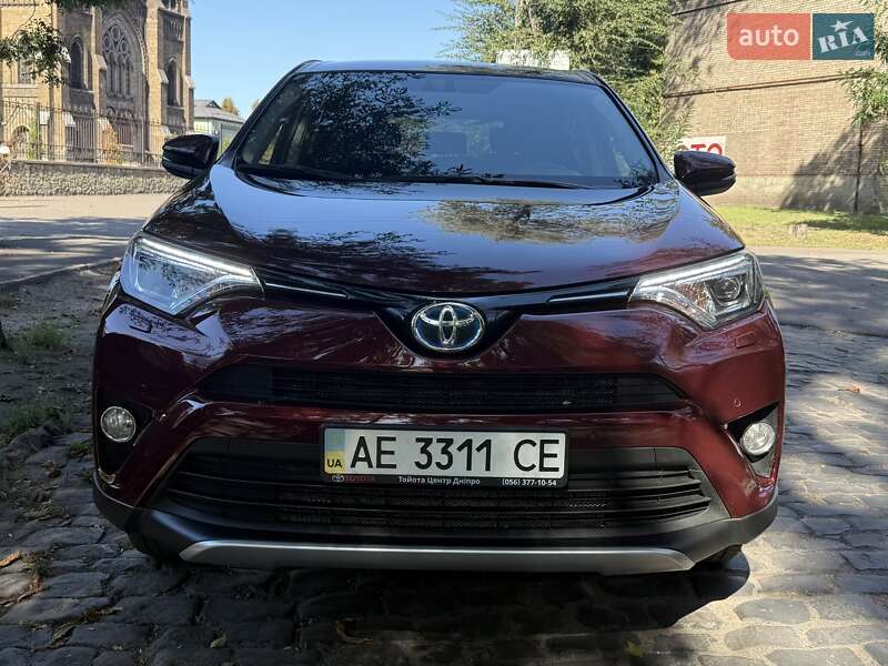 Позашляховик / Кросовер Toyota RAV4 2017 в Кам'янському