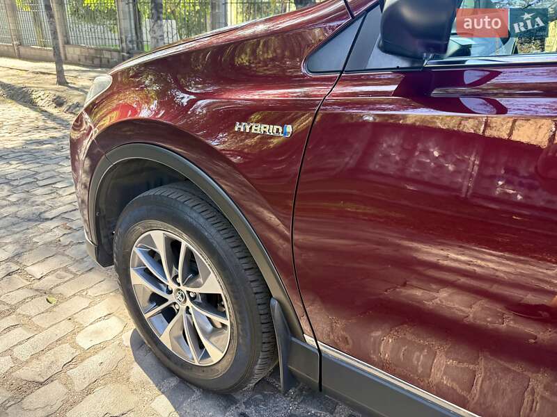 Позашляховик / Кросовер Toyota RAV4 2017 в Кам'янському