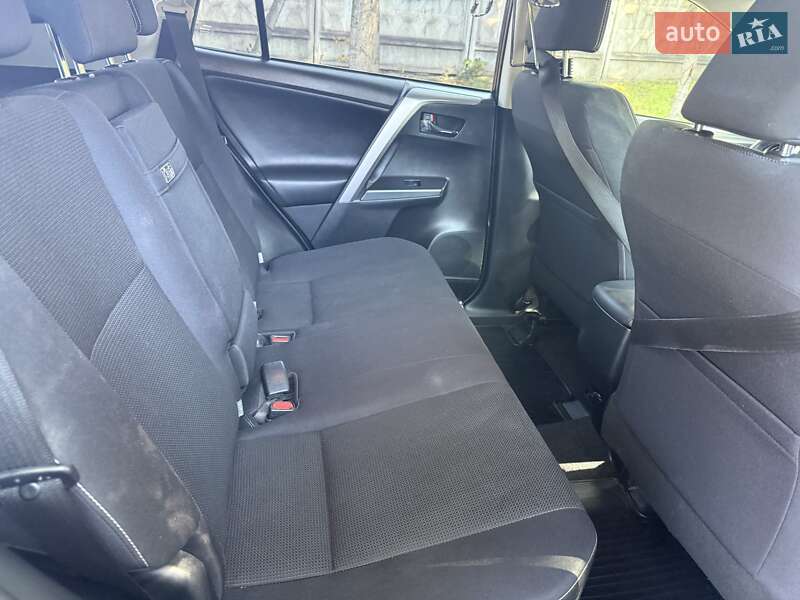 Позашляховик / Кросовер Toyota RAV4 2017 в Кам'янському
