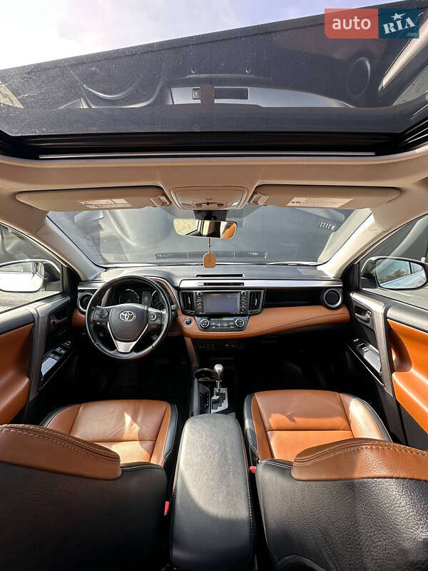 Внедорожник / Кроссовер Toyota RAV4 2016 в Одессе