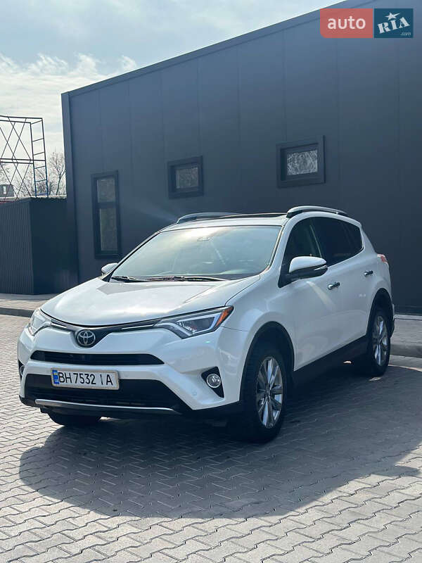 Внедорожник / Кроссовер Toyota RAV4 2016 в Одессе