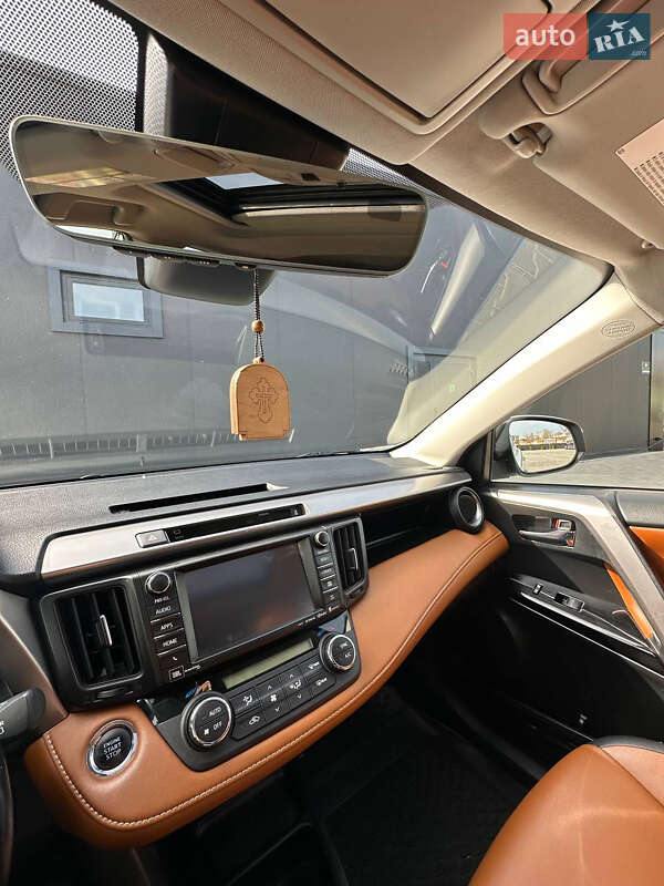 Внедорожник / Кроссовер Toyota RAV4 2016 в Одессе