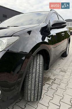 Внедорожник / Кроссовер Toyota RAV4 2013 в 
