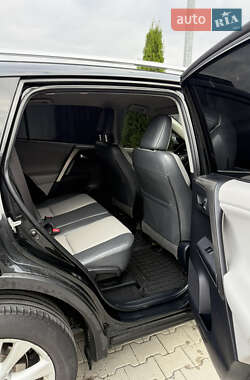 Внедорожник / Кроссовер Toyota RAV4 2013 в 