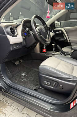 Внедорожник / Кроссовер Toyota RAV4 2013 в 