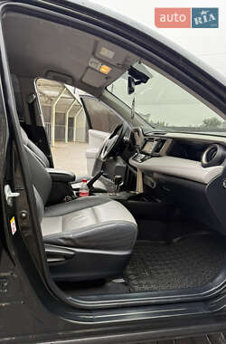 Внедорожник / Кроссовер Toyota RAV4 2013 в 