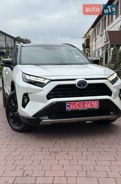 Внедорожник / Кроссовер Toyota RAV4 2022 в 