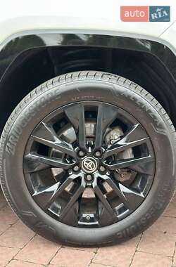 Внедорожник / Кроссовер Toyota RAV4 2022 в 