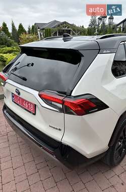Внедорожник / Кроссовер Toyota RAV4 2022 в 