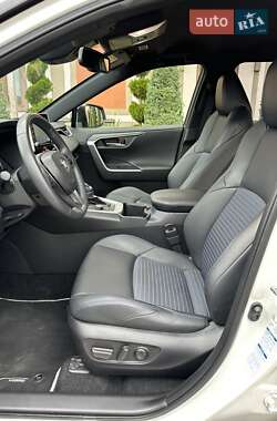 Внедорожник / Кроссовер Toyota RAV4 2022 в 