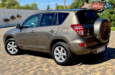Внедорожник / Кроссовер Toyota RAV4 2011 в 