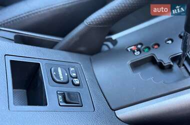 Внедорожник / Кроссовер Toyota RAV4 2011 в 