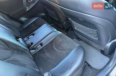 Внедорожник / Кроссовер Toyota RAV4 2011 в 