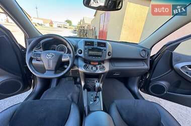 Внедорожник / Кроссовер Toyota RAV4 2011 в 