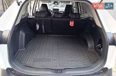 Внедорожник / Кроссовер Toyota RAV4 2020 в 
