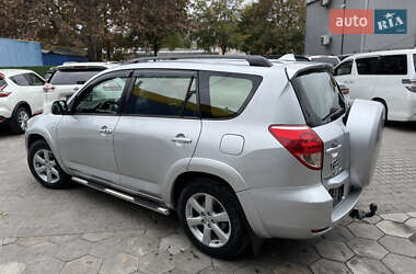 Внедорожник / Кроссовер Toyota RAV4 2007 в 