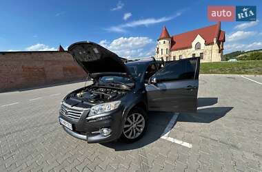 Внедорожник / Кроссовер Toyota RAV4 2011 в 