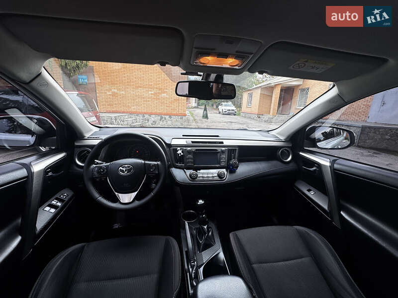 Позашляховик / Кросовер Toyota RAV4 2013 в Ромнах