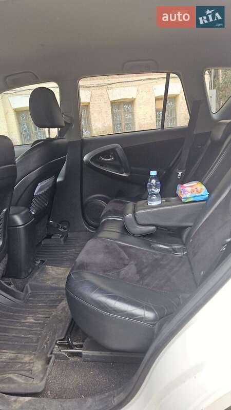 Позашляховик / Кросовер Toyota RAV4 2012 в Києві фото 4 Позашляховик / Кросовер Toyota RAV4 2012 в Києві