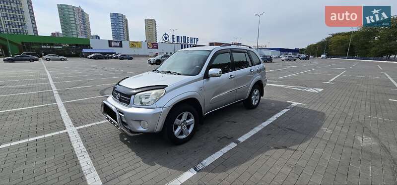 Позашляховик / Кросовер Toyota RAV4 2004 в Одесі