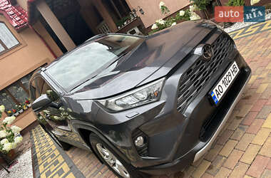 Позашляховик / Кросовер Toyota RAV4 2021 в Тячеві