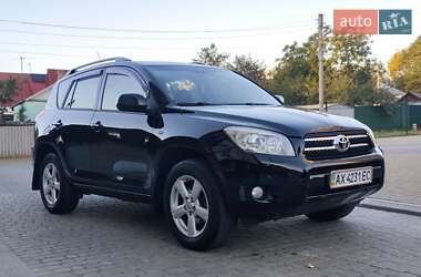 Внедорожник / Кроссовер Toyota RAV4 2007 в 