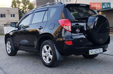 Внедорожник / Кроссовер Toyota RAV4 2007 в 