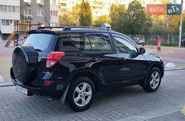 Внедорожник / Кроссовер Toyota RAV4 2007 в 