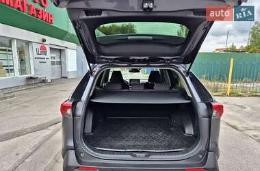 Внедорожник / Кроссовер Toyota RAV4 2021 в 