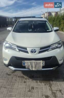 Внедорожник / Кроссовер Toyota RAV4 2013 в 