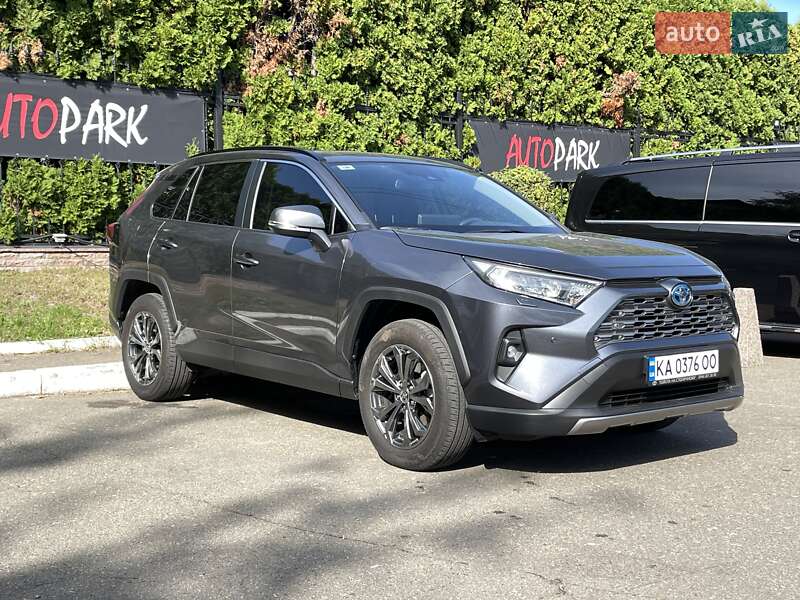 Позашляховик / Кросовер Toyota RAV4 2024 в Києві