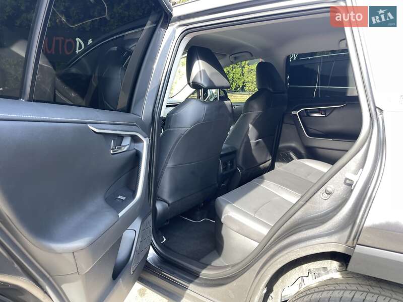 Позашляховик / Кросовер Toyota RAV4 2024 в Києві