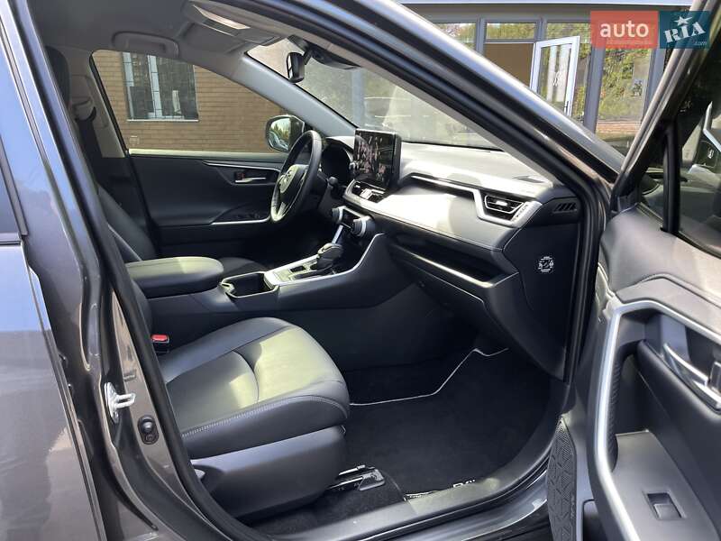 Позашляховик / Кросовер Toyota RAV4 2024 в Києві