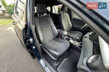 Позашляховик / Кросовер Toyota RAV4 2018 в 