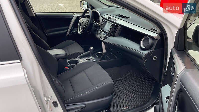Внедорожник / Кроссовер Toyota RAV4 2018 в Запорожье фото 6 Внедорожник / Кроссовер Toyota RAV4 2018 в Запорожье