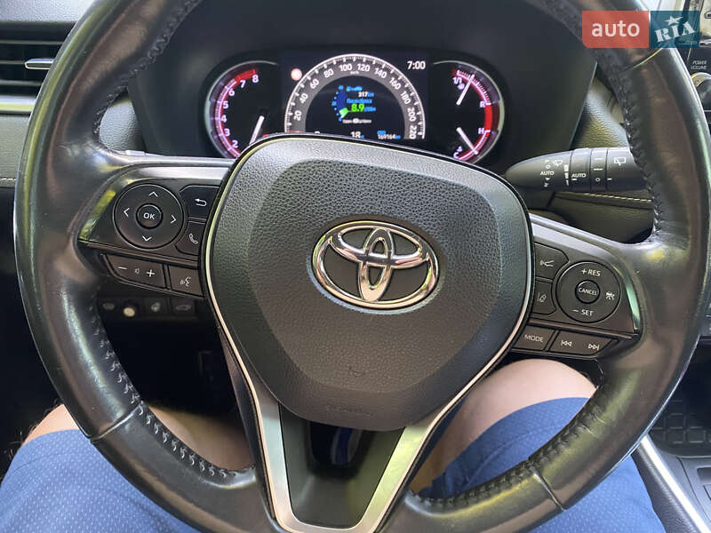 Позашляховик / Кросовер Toyota RAV4 2020 в Запоріжжі