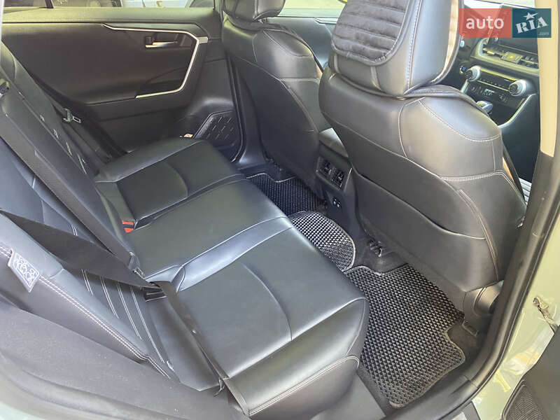 Позашляховик / Кросовер Toyota RAV4 2020 в Запоріжжі