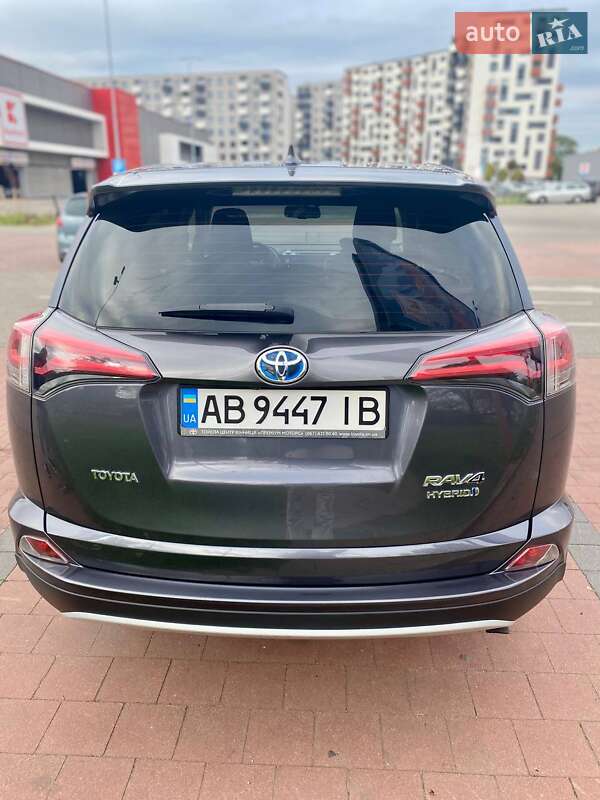 Внедорожник / Кроссовер Toyota RAV4 2018 в Виннице