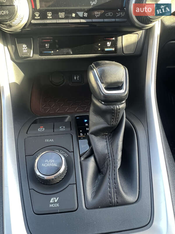 Позашляховик / Кросовер Toyota RAV4 2019 в Харкові фото 18 Позашляховик / Кросовер Toyota RAV4 2019 в Харкові