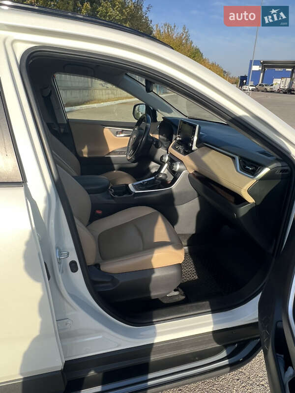 Позашляховик / Кросовер Toyota RAV4 2019 в Харкові фото 29 Позашляховик / Кросовер Toyota RAV4 2019 в Харкові